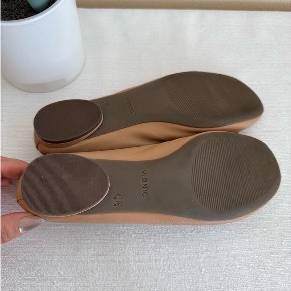 Vionic Tan Bow Orthotic Ballet Flats - Picture 11 of 11
